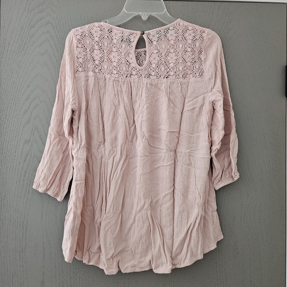 Liz Lange Maternity Pink Leave Top Blouse Small - Picture 3 of 3